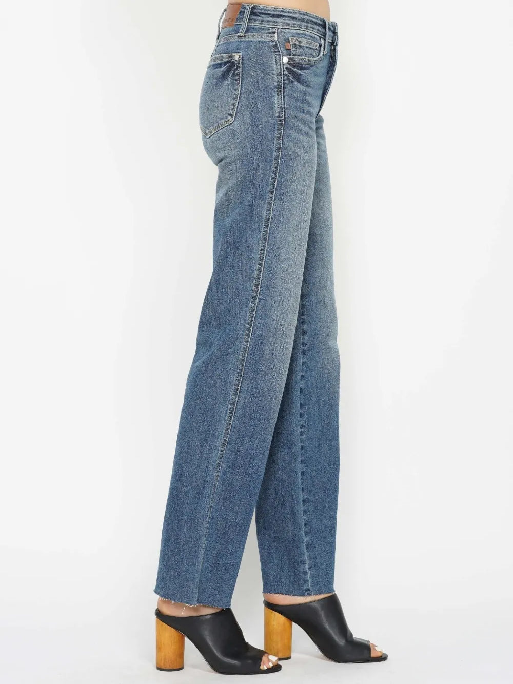 047a2f4b-fcf1-4045-82c4-b8756bddf0ba-Max