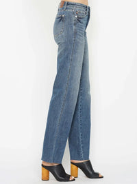 047a2f4b-fcf1-4045-82c4-b8756bddf0ba-Max