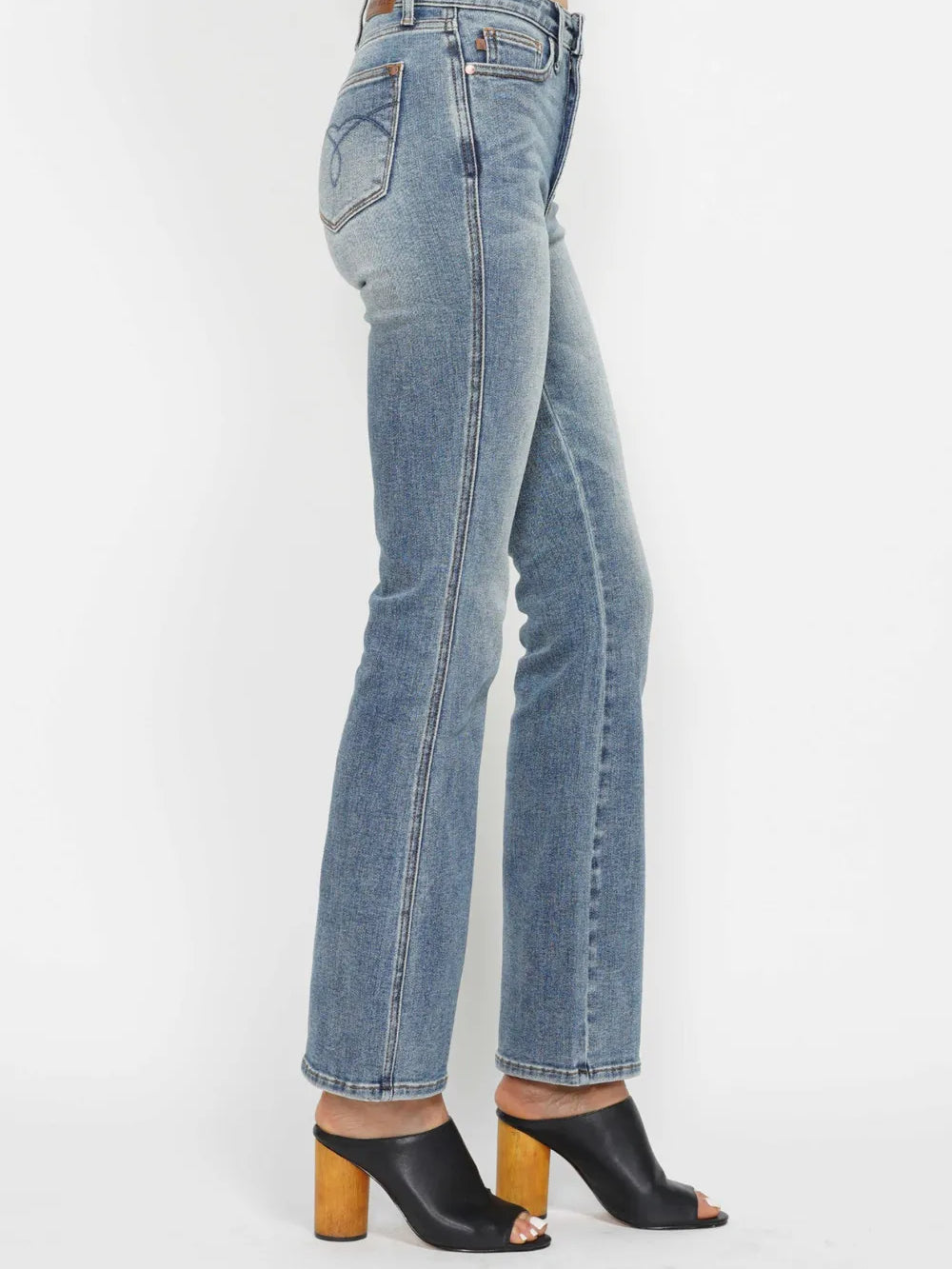 212a022f-1bed-4c52-9675-1cfeef15c385-Max