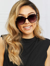 2351a720d2424051a46e80a9b0997477-Max