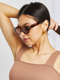 6b7edd9863d3469bb64c6895b338952e-Max