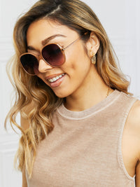 898e4ff8f6cb45cdb620920a0fdc7031-Max