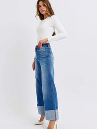 8c256469-b7b6-48bf-90ce-196fa450cb41-Max