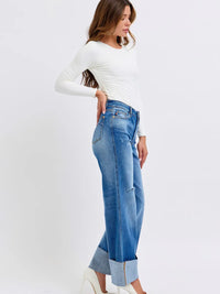 8f4eb88f-5281-47f8-956a-cddc8a306e1b-Max