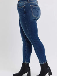 8fc8b77d-3b9e-4598-939c-6ee38dceac41-Max