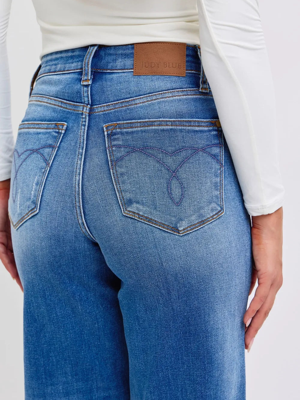 998fbf3b-7709-464d-85c8-0cdfbd5cecde-Max