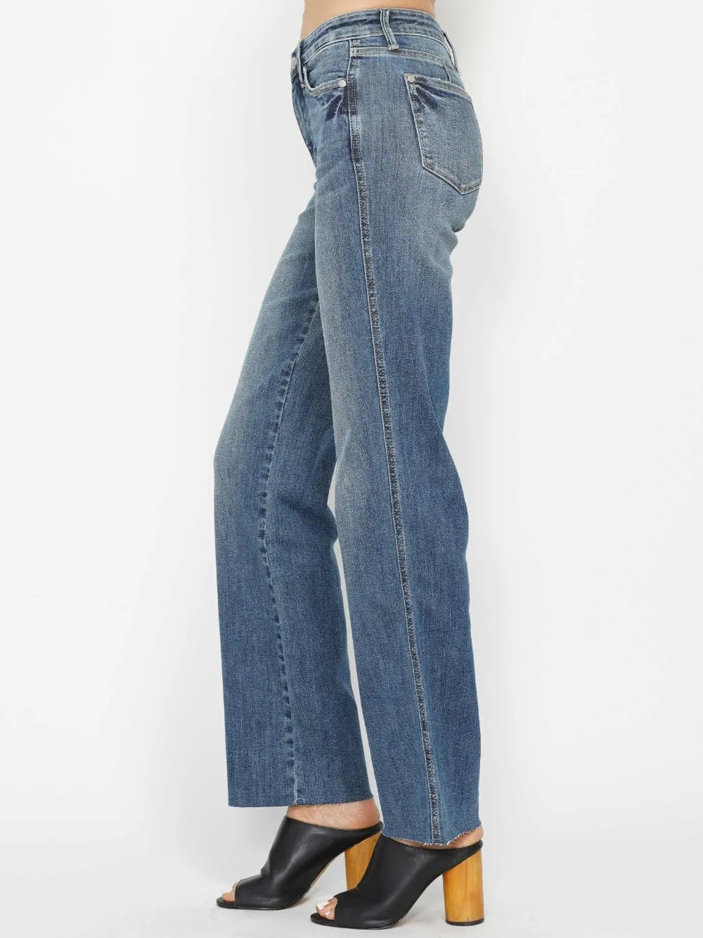 9c51b09f-0170-4901-9b22-f22660fe7e96-Max