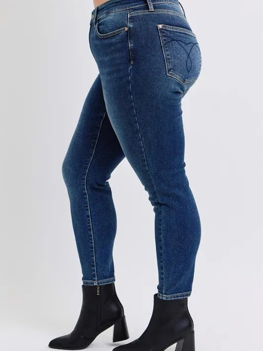 9c9cac3a-ef22-4cbf-94a5-a33d13a0be85-Max