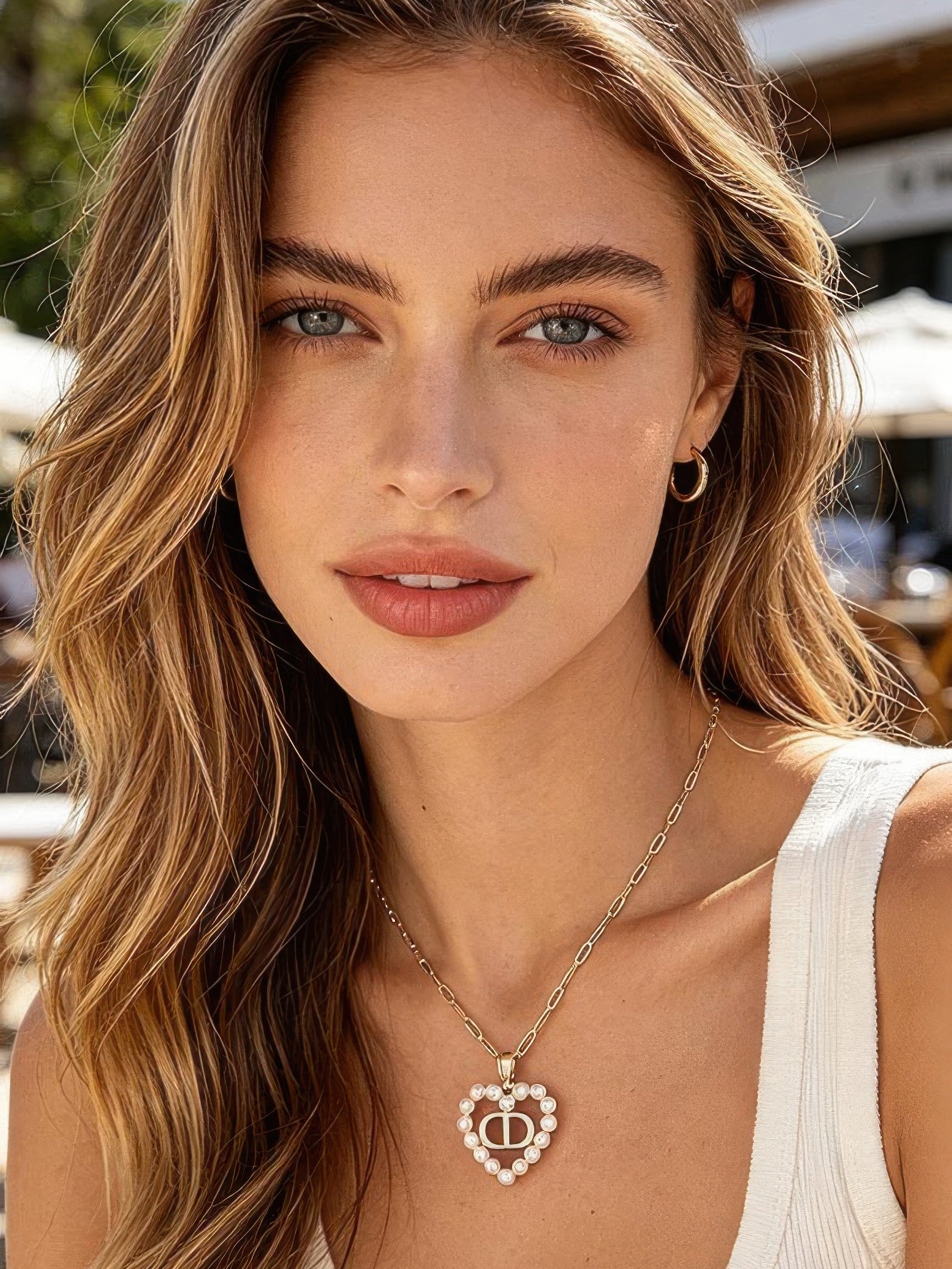 The Elodie Lariat Necklace – hammered jewel teardrop pendant on fine snake chain, gold