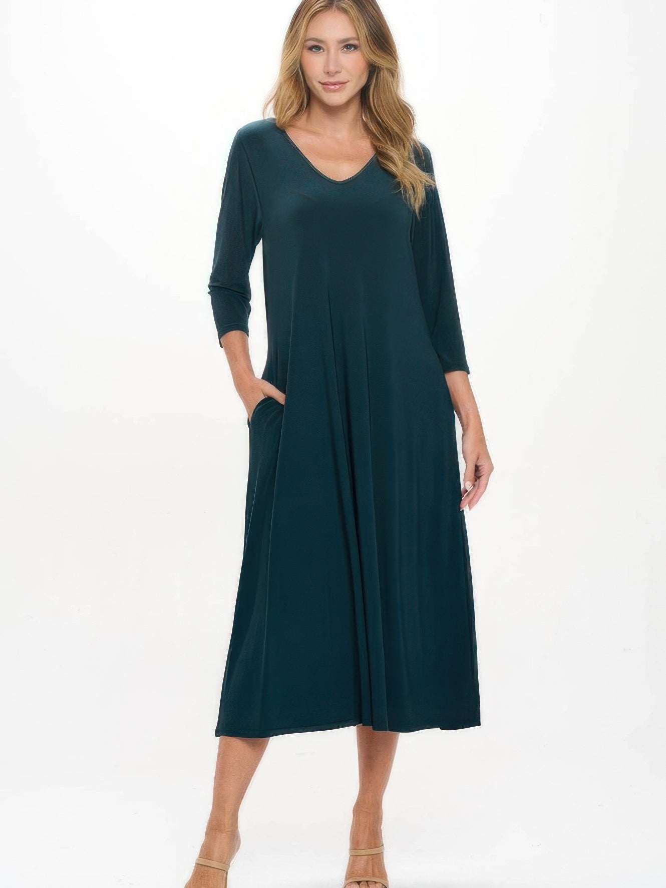Hit V-neck long dress with pockets, stylish long dress featuring a V-neckline and convenient side pockets.