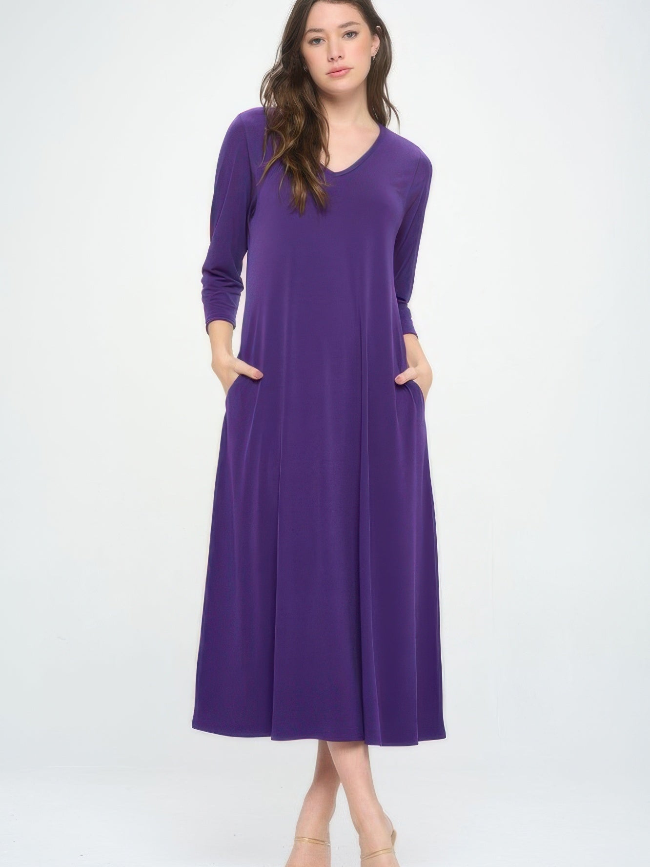 Hit V-neck long dress with pockets in purple, featuring a flattering silhouette and quarter sleeves.