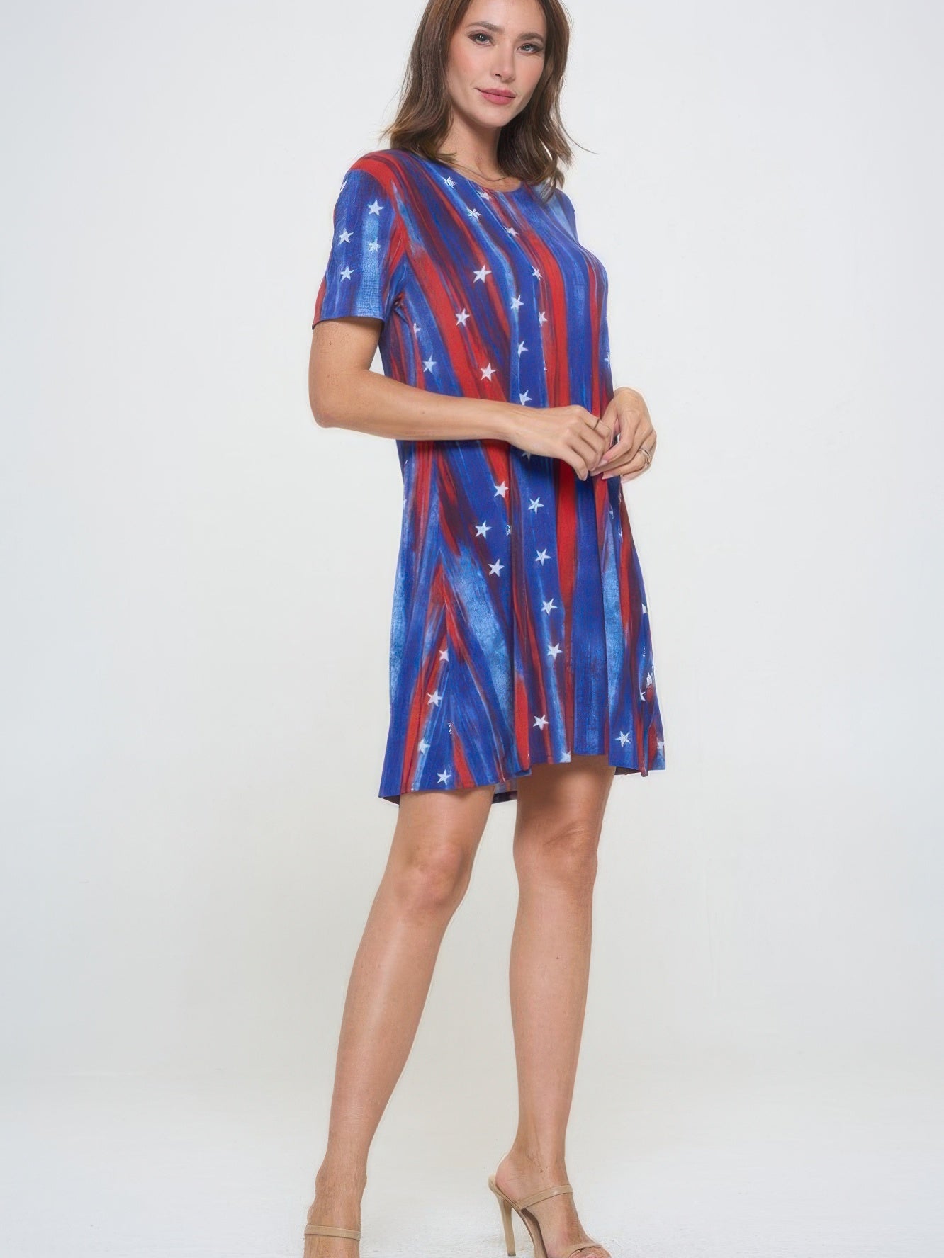 Short-Sleeved Knee-Length Dress with a blue, red, and white star design, perfect for summer occasions.