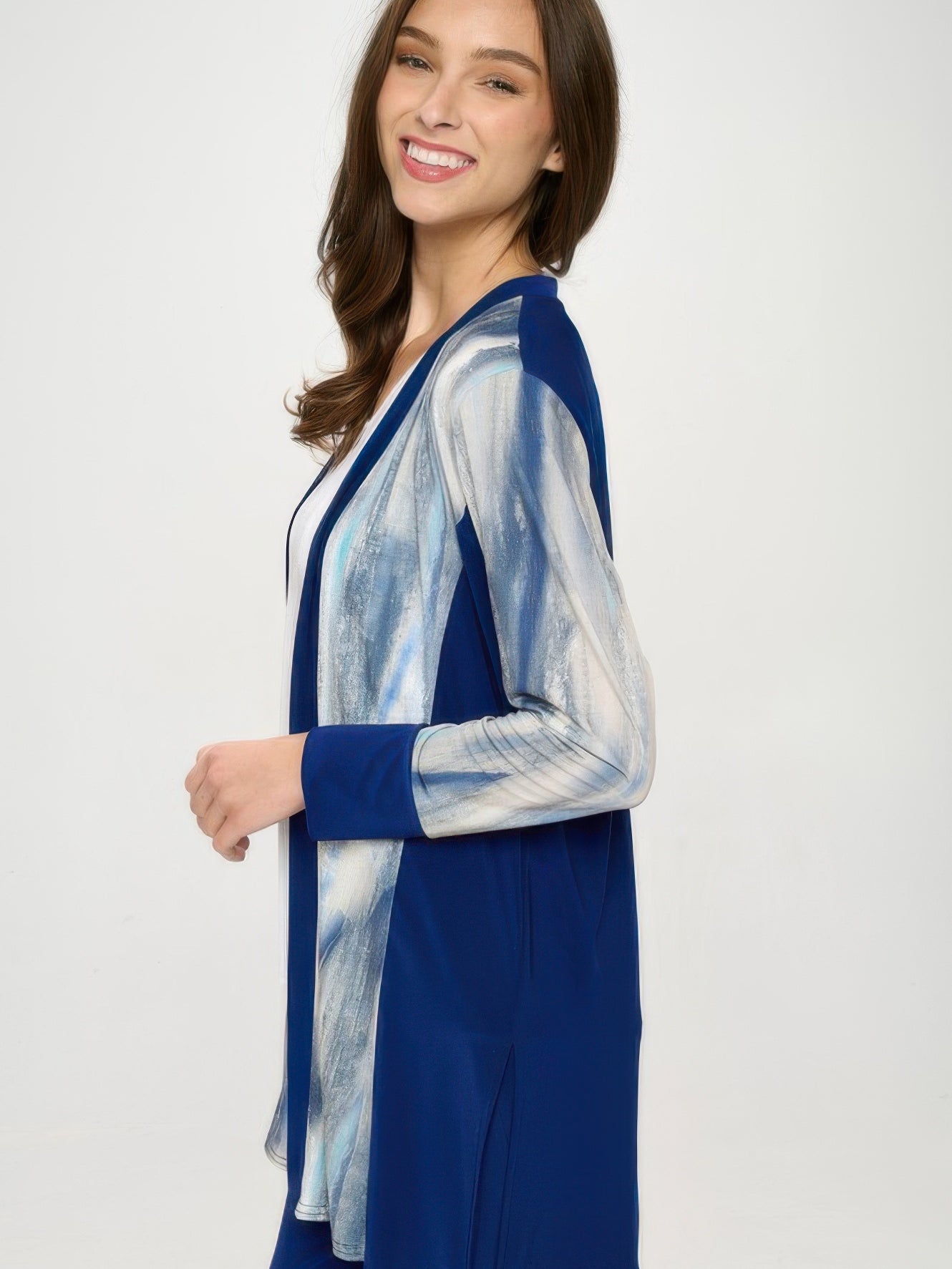 ITY Contrast Cardigan in blue and silver, showcasing stylish long sleeves and modern design for versatile outfits.