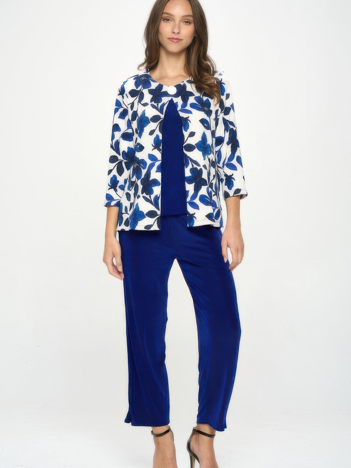 Model wearing Damboru Print Button Jacket with blue Magnolia print for a stylish look.