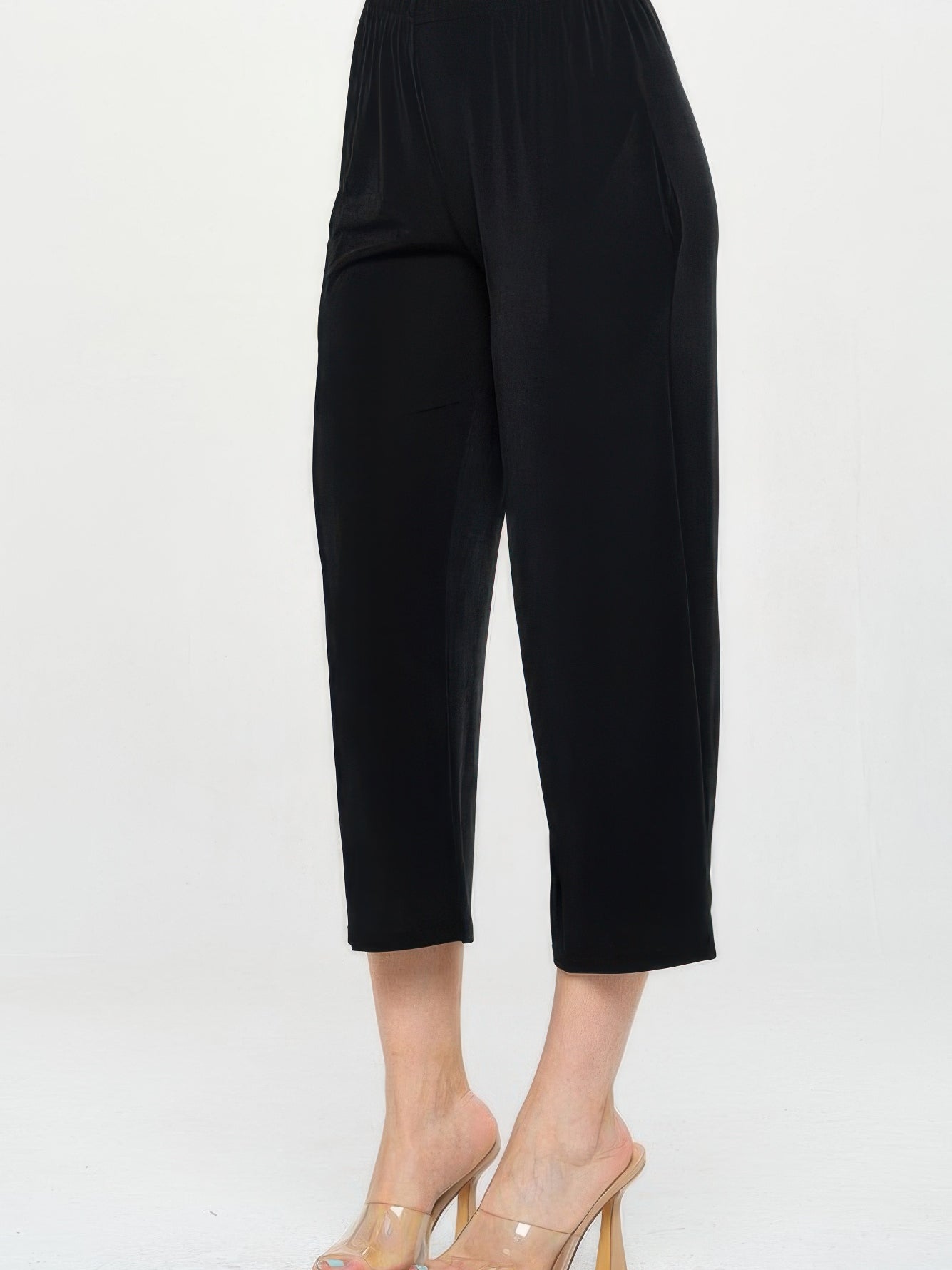 Elastic Waistband Ankle Pants with Pockets displayed on model, showcasing comfort and stylish design.