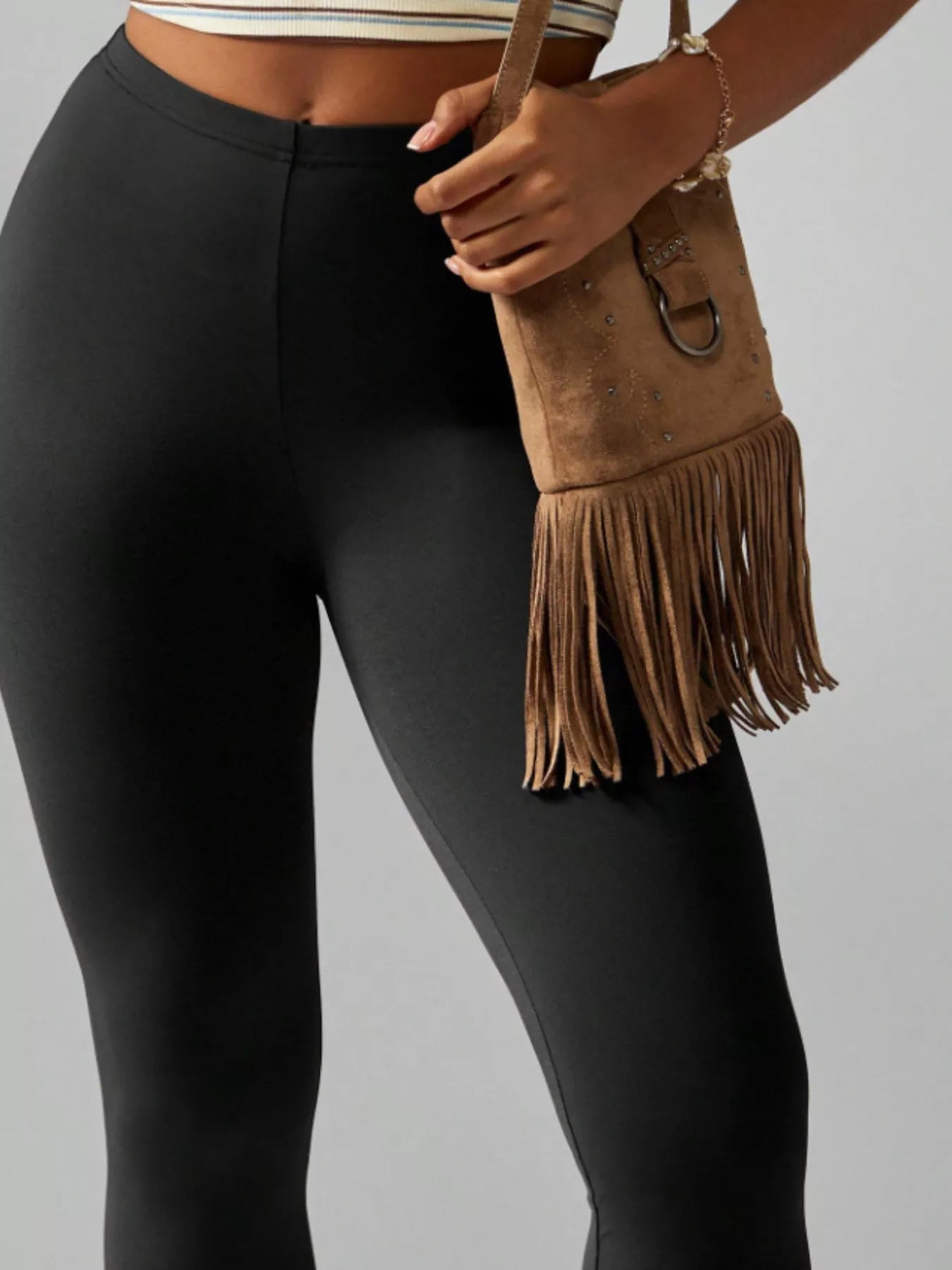 The Cora High-Waist Capri Legging