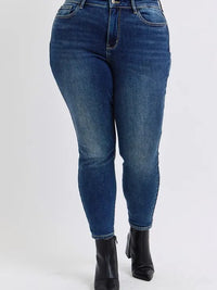 c44eec54-a7b0-4981-9693-bb4033786b36-Max