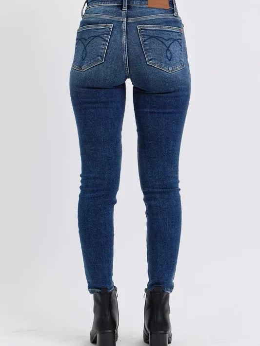 c80529f5-697e-4e1b-b379-f5fbf469c84c-Max