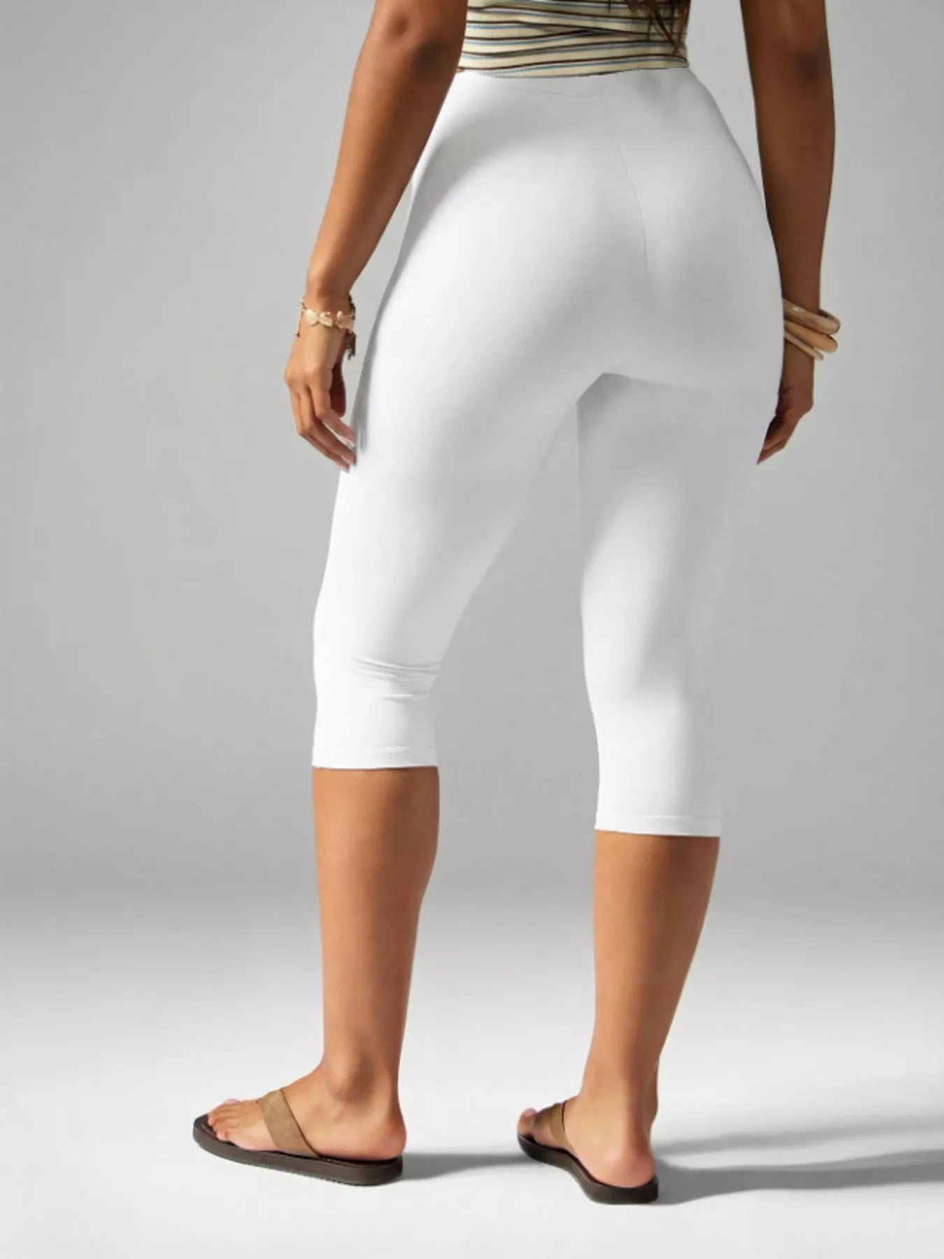 The Cora High-Waist Capri Legging