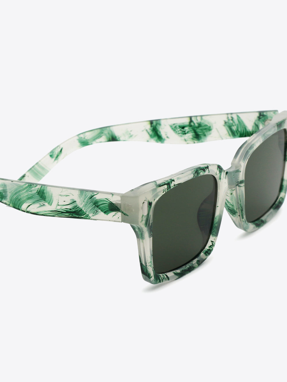 0a2309e910914424abbca08f2129f936-Max