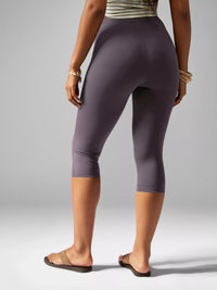 The Cora High-Waist Capri Legging