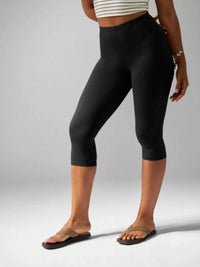 The Cora High-Waist Capri Legging