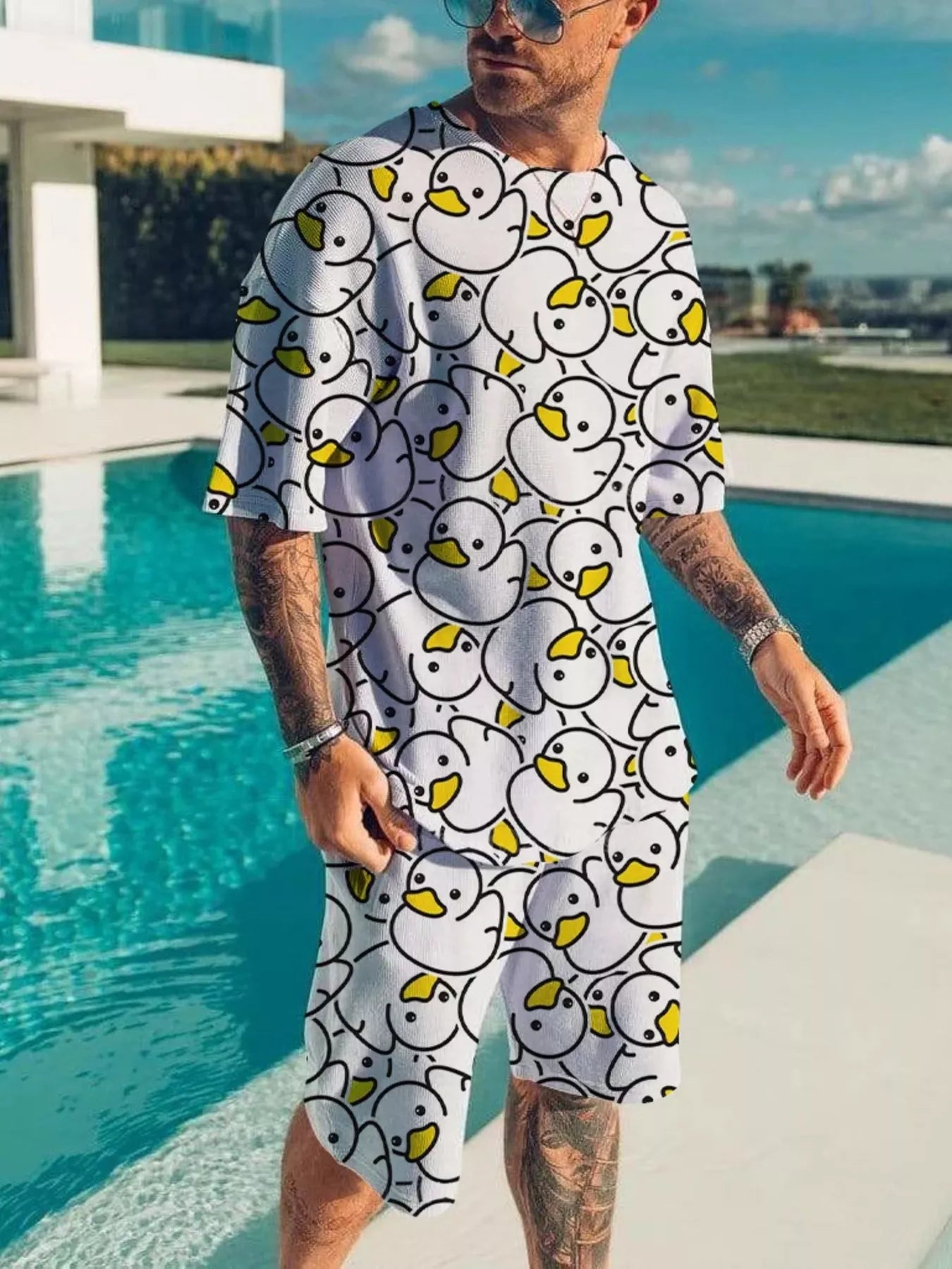Men's printed short-sleeve tee and matching shorts set, plus size