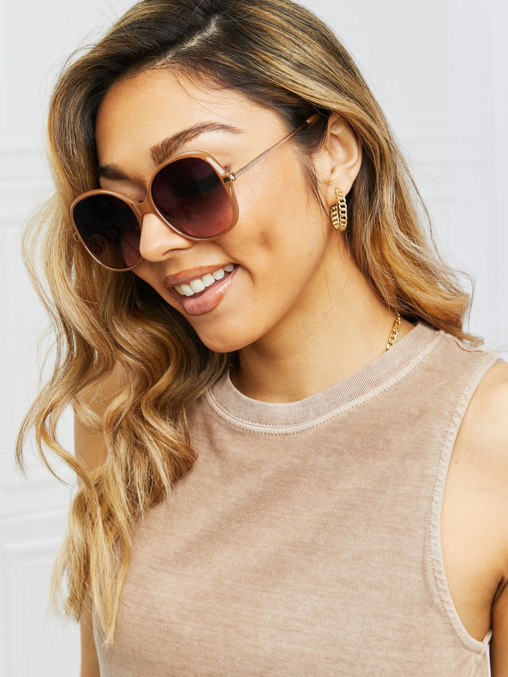 898e4ff8f6cb45cdb620920a0fdc7031-Max