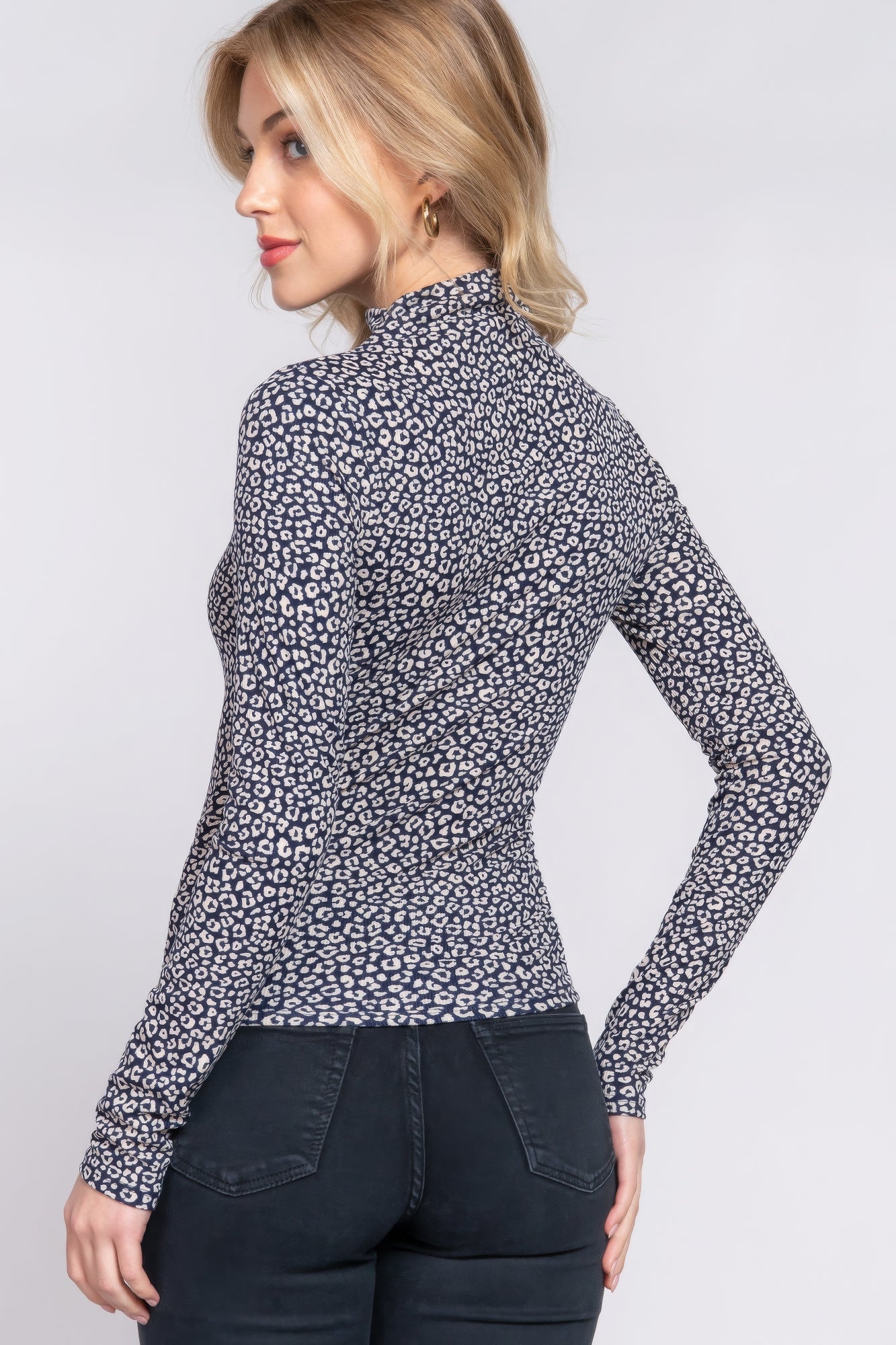 Long Slv High Neck Animal Print Knit Top