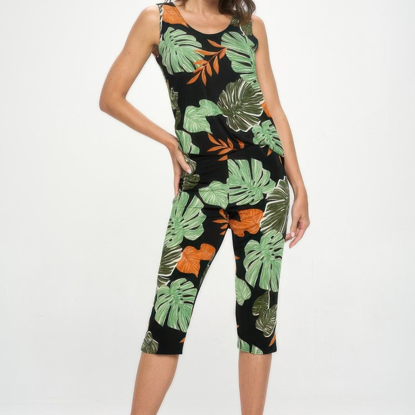 Stylish Bns Tank Capri Pants Set featuring a sleeveless tank and Capri pants with a tropical leaf print.