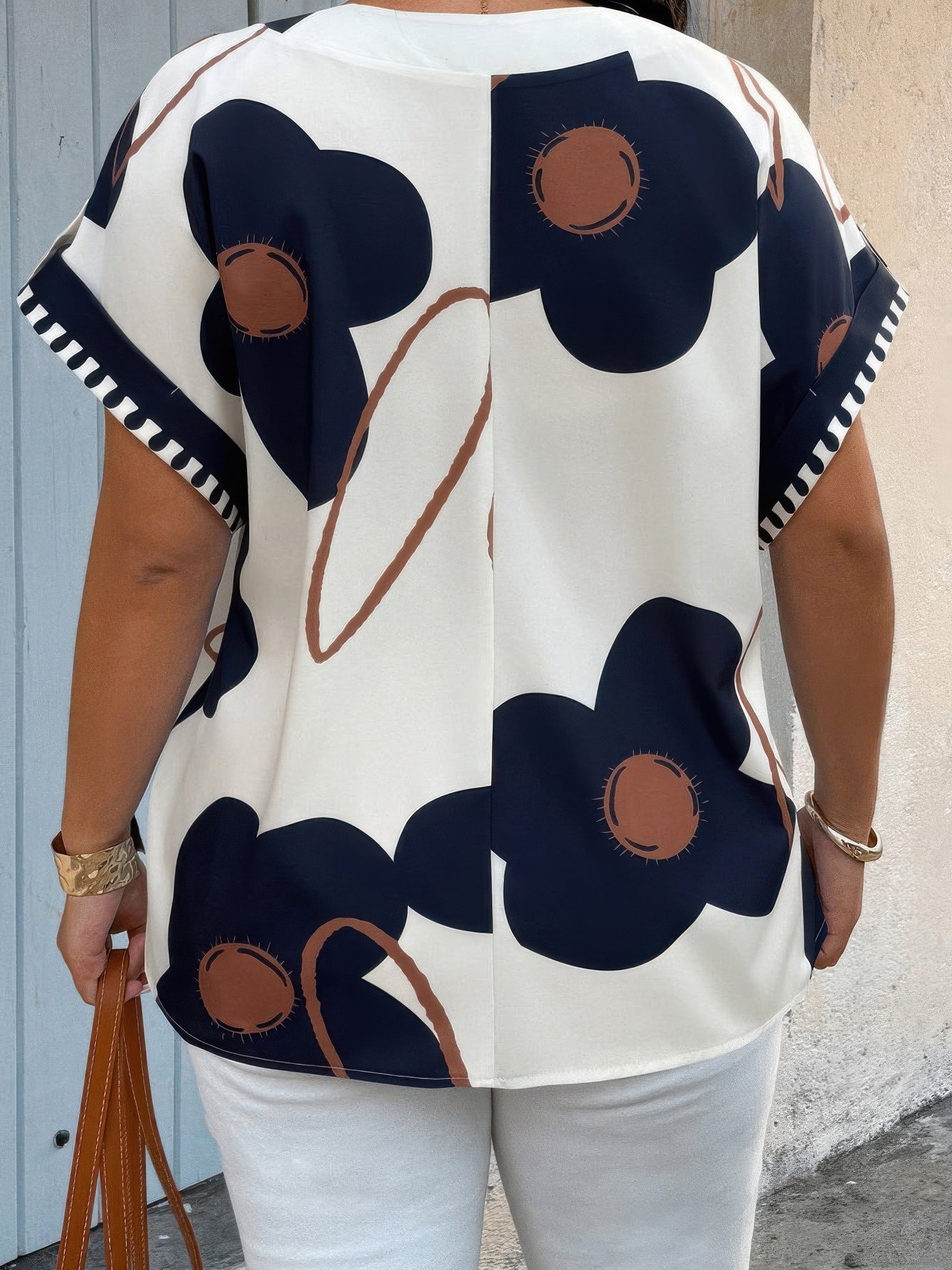 The Bluebell Floral Shirt – plus size notch V-neck floral shirt, view 2
