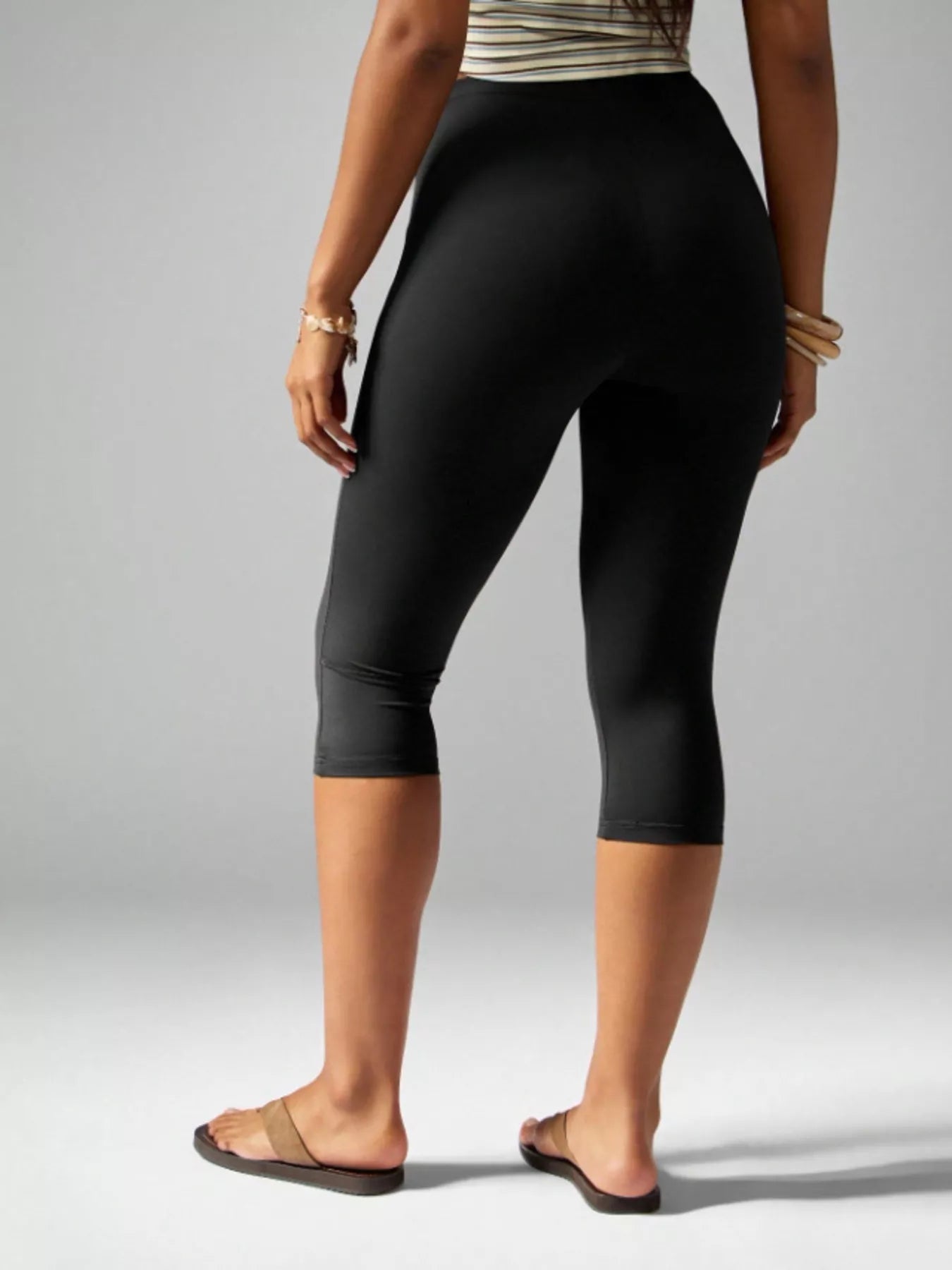 The Cora High-Waist Capri Legging