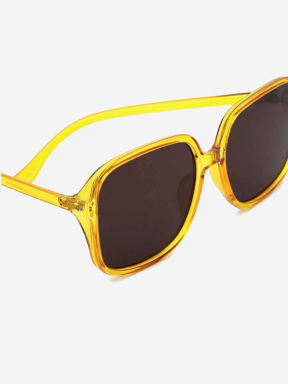 c1048040a19f4c2cbb954b9fa8494575-Max